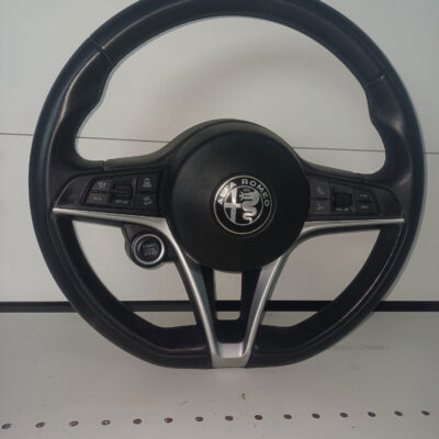 Volante con comandi Alfa Romeo Stelvio